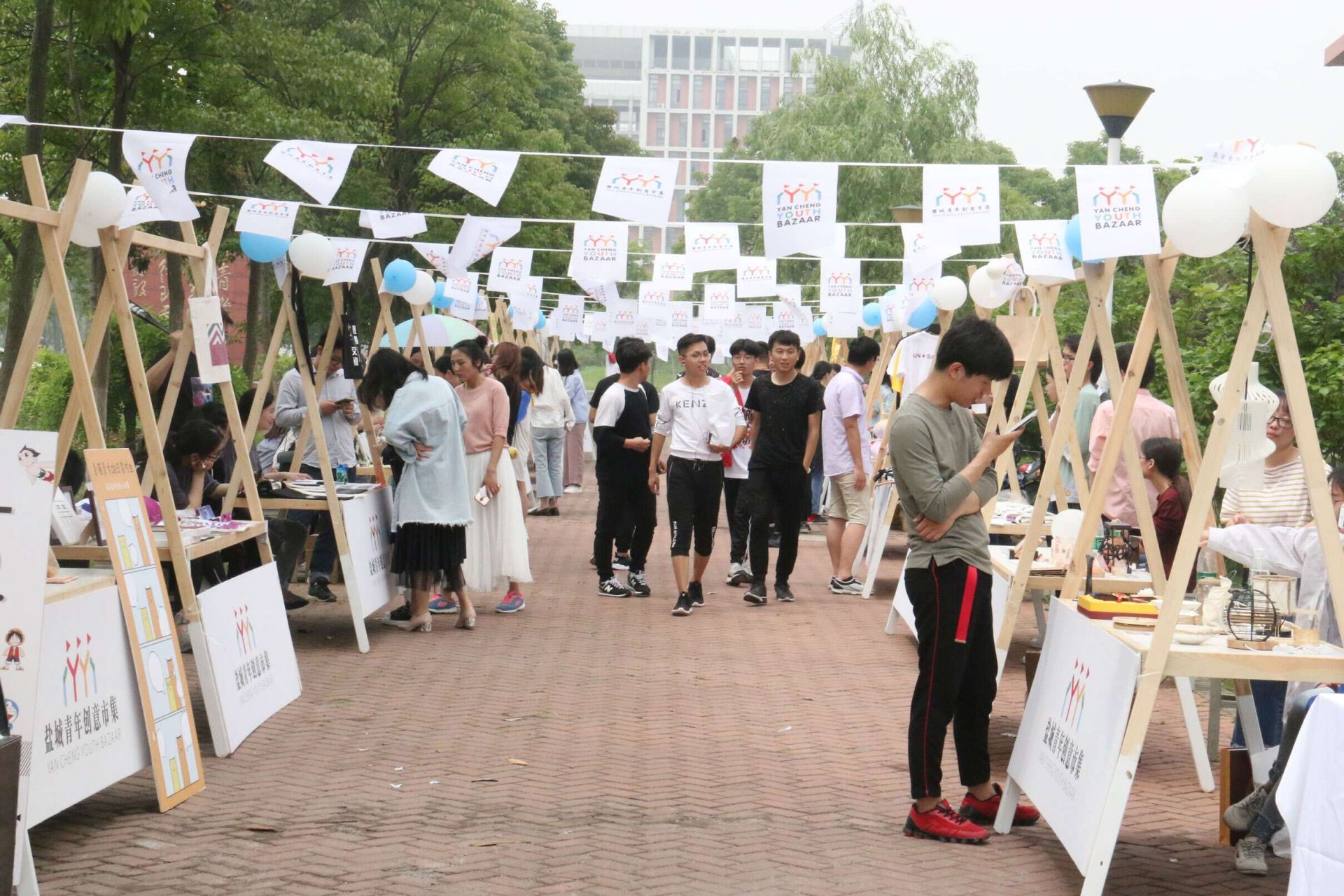 IM电竞官网|
每年交8000元的住民养老保险和7000元的灵活就业社保 哪种更好?(图1) IM电竞