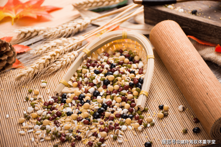 IM电竞|
熬夜肥胖怎么减？居家瘦覃健玲提议七层定制 越发科学并不易反弹(图10)