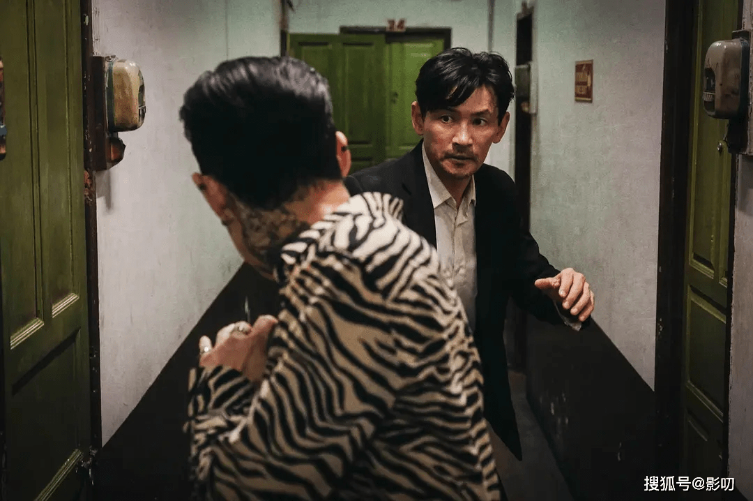 
韩国影戏又出“神作”？国宝级演员李政宰 果真名不虚传！‘IM电竞平台’(图2)