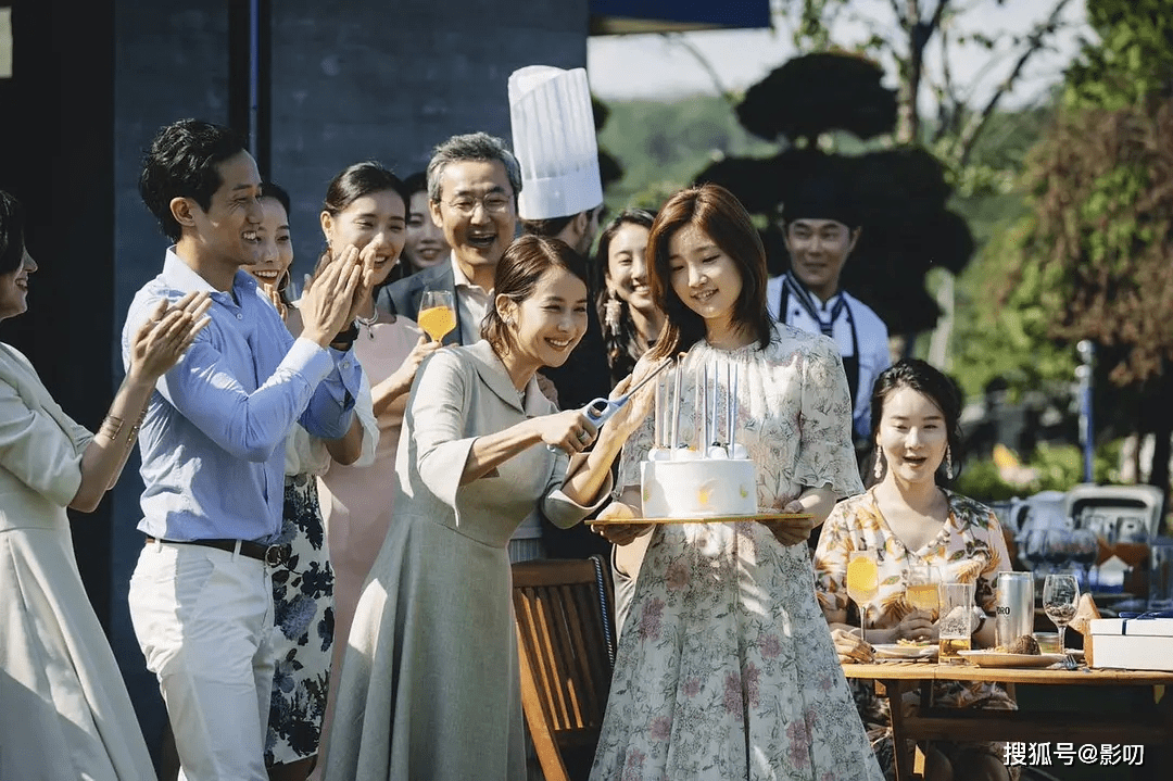 
韩国影戏又出“神作”？国宝级演员李政宰 果真名不虚传！‘IM电竞平台’(图3)